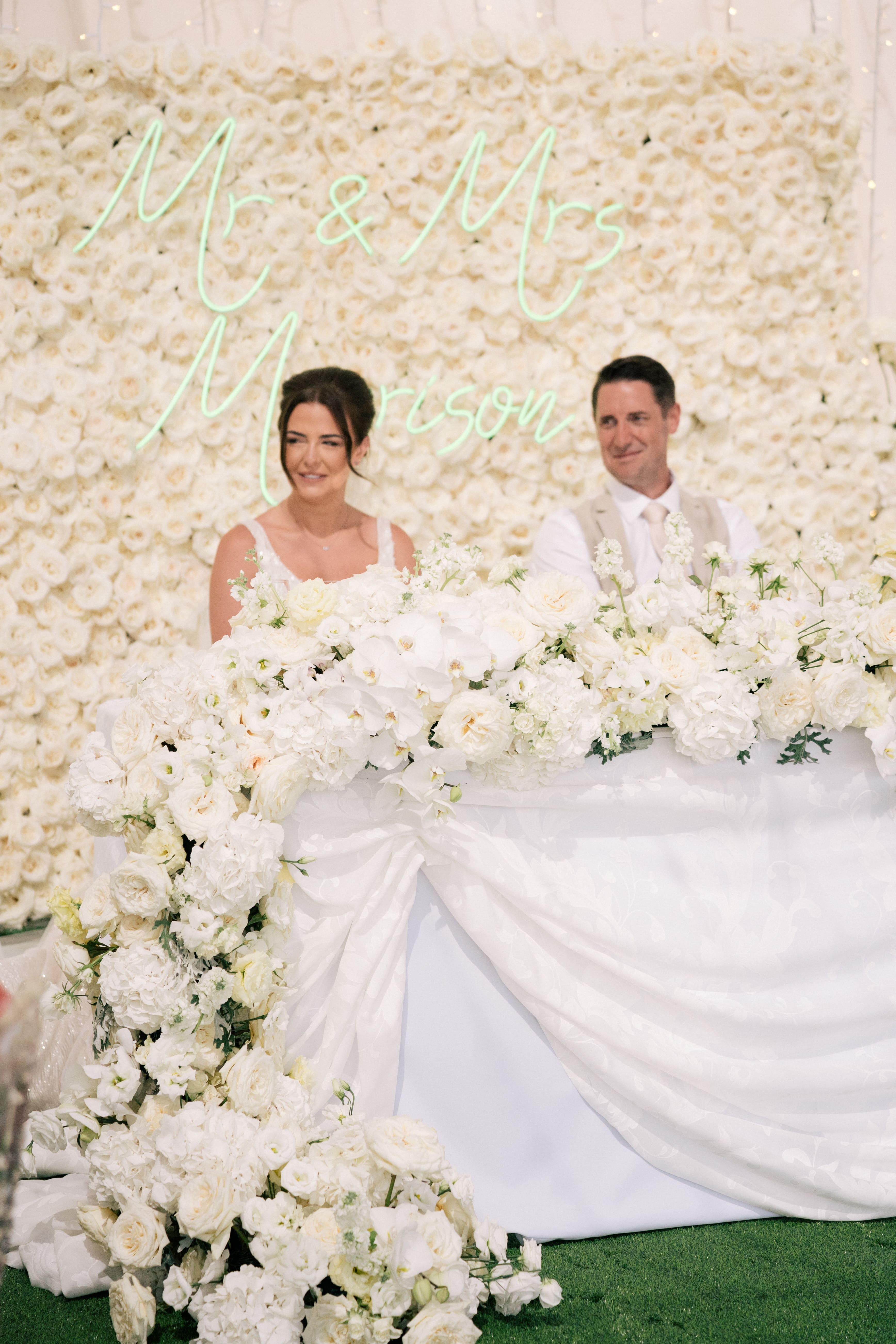 Book your wedding day in GF VICTORIA